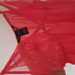 Red Victoria  lace Secret slip sz Large